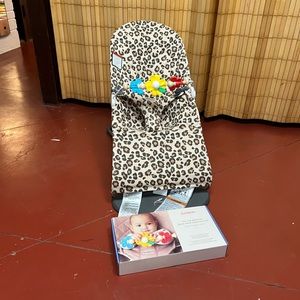 Baby Bjorn Bouncer Bliss in Quilted Leopard With Toys